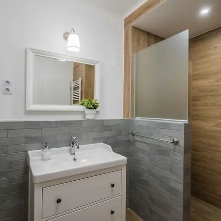 In - Balaton 19735 Apartament *